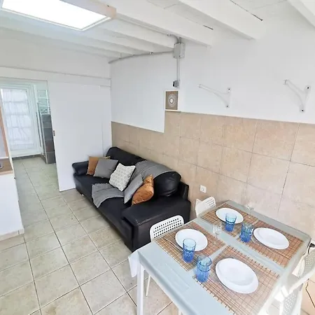 Casa El Perejil Daire Famara